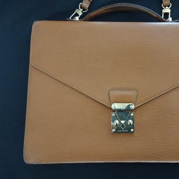 LOUIS VUITTON Epi Leather Men or Women Business Professional Attache Briefcase - Picture 4 of 16